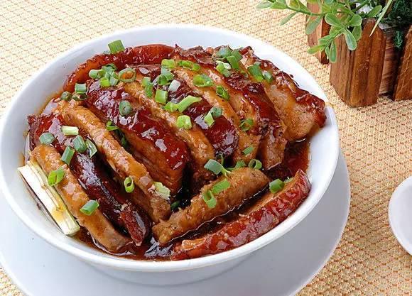 沒(méi)有梅菜的芋頭扣肉，有著(zhù)獨特的味道，回頭率高